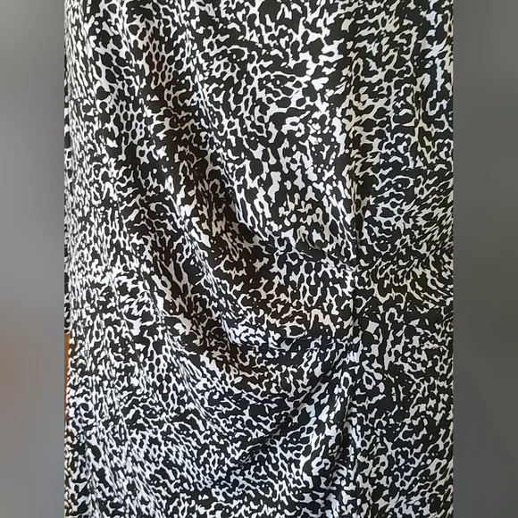 Ladies Blouse - Picture 2 of 5